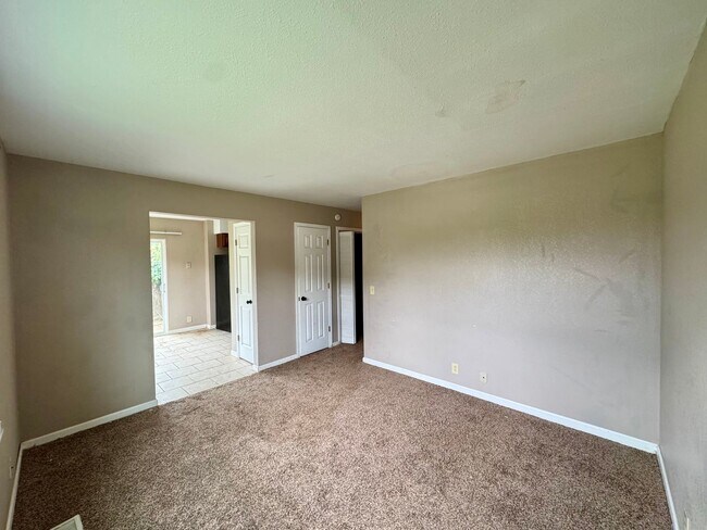 Foto del edificio - 230 SE 121st Rd