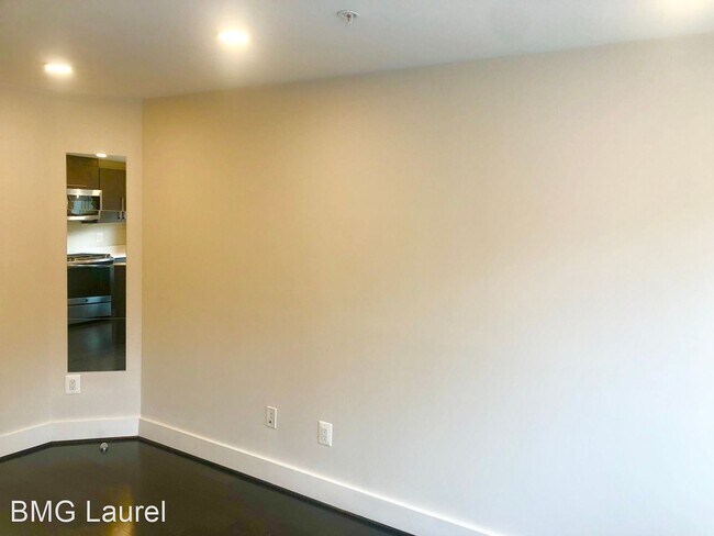 Building Photo - 1 br, 1.5 bath House - 1331 K St SE Unit 103