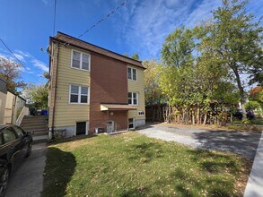 Building Photo - 712 Victoria St