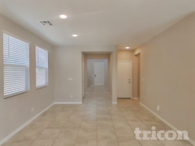 Foto del edificio - 6563 Smithville Ave