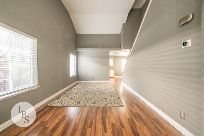 Foto del edificio - WoodWard Lake Home, 3BR/2.5BA, Built 1986 ...