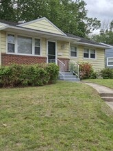 Building Photo - 1107 Hickory St
