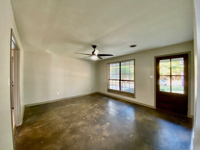 Foto del edificio - North Tupelo Single Family House