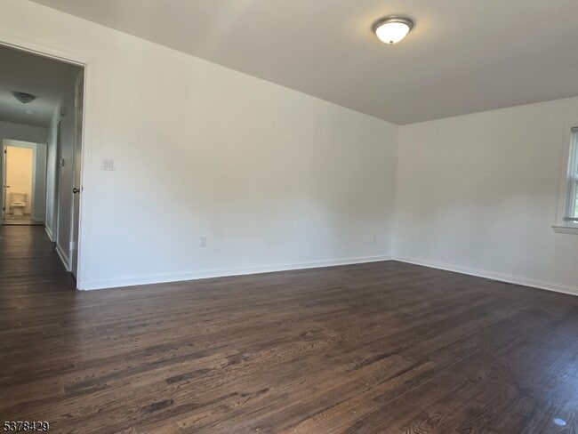 Building Photo - 128 1st St