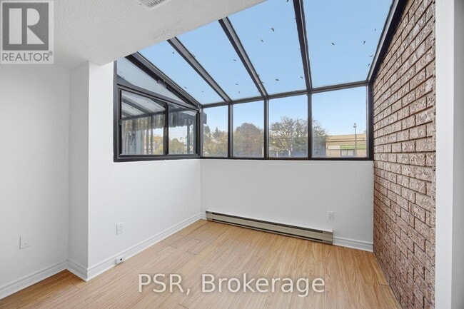 Building Photo - 3314 Yonge St