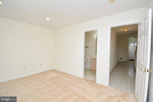 Building Photo - 6949 Banchory Ct