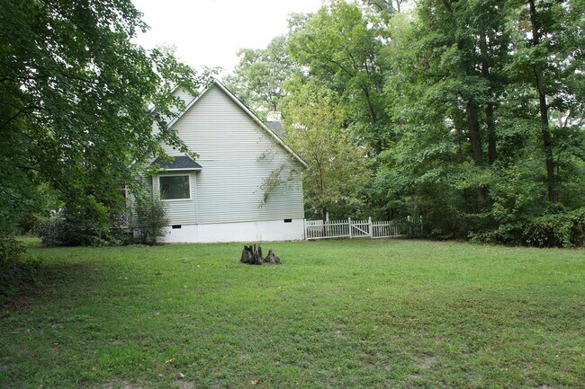 Foto del edificio - 2201 Hungary Spring Rd