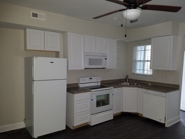 Foto del edificio - Beautifully Updated Church Hill Row House ...