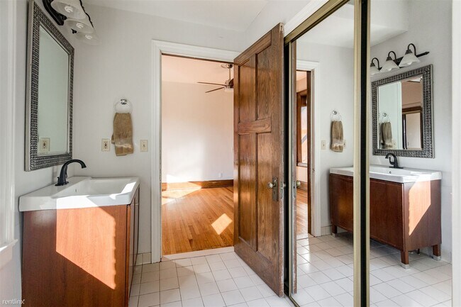 Foto del edificio - 2 br, 2 bath Condo - 659 W Canfield St