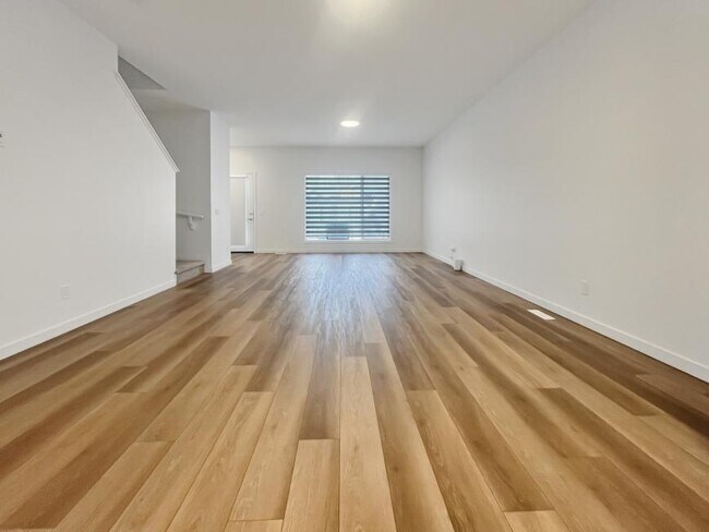 Photo du bâtiment - 3.0 bedroom in Edmonton Alberta T6W 2W2