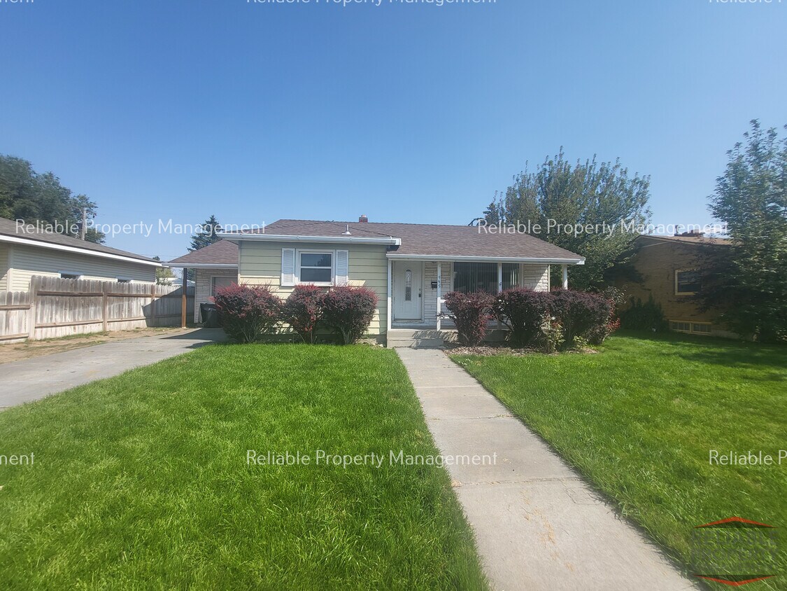 Foto principal - 995 Austin Ave