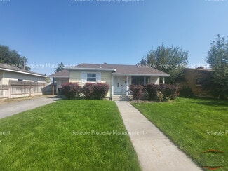 Building Photo - 995 Austin Ave