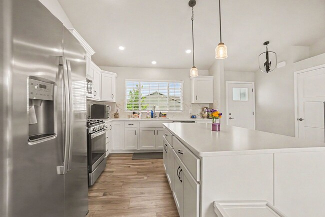 Building Photo - Beautiful Bellevue Home Close to Offutt AFB