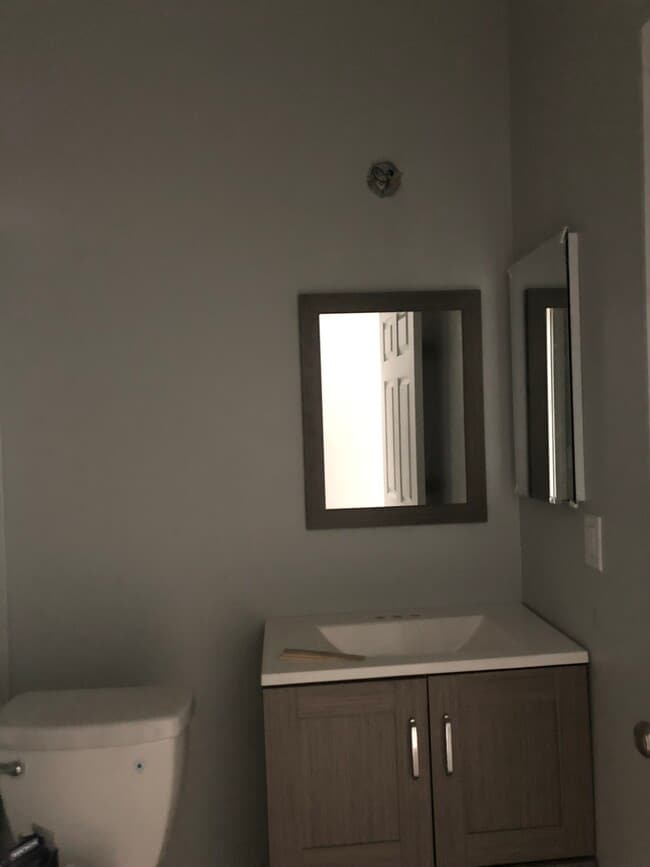 Building Photo - 207 Santa Clara Plz