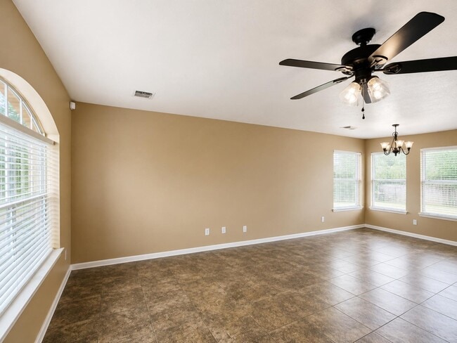 Building Photo - 5118 Littleneviss Dr