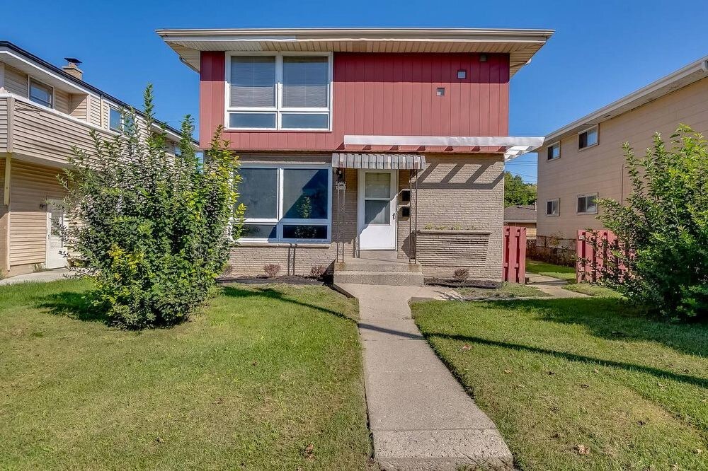 Primary Photo - 3 BEDROOM Lower in Duplex
