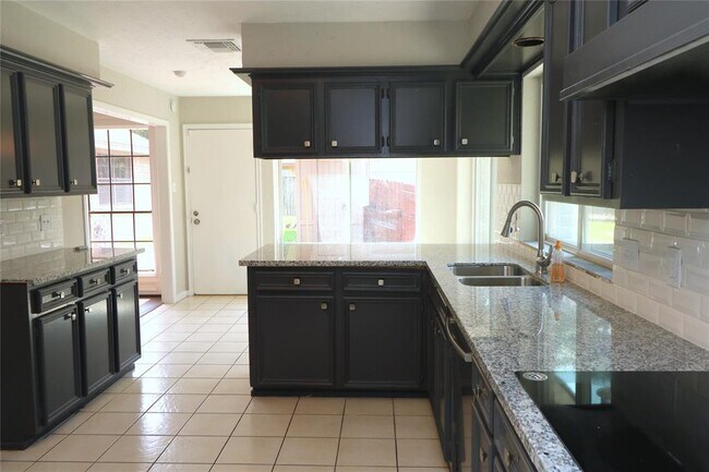 Building Photo - 3838 Fawn Creek Dr