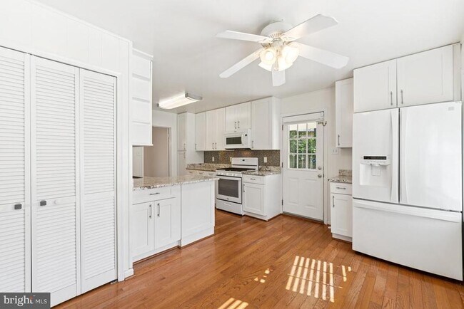 Foto del edificio - 1730 Pine Valley Dr