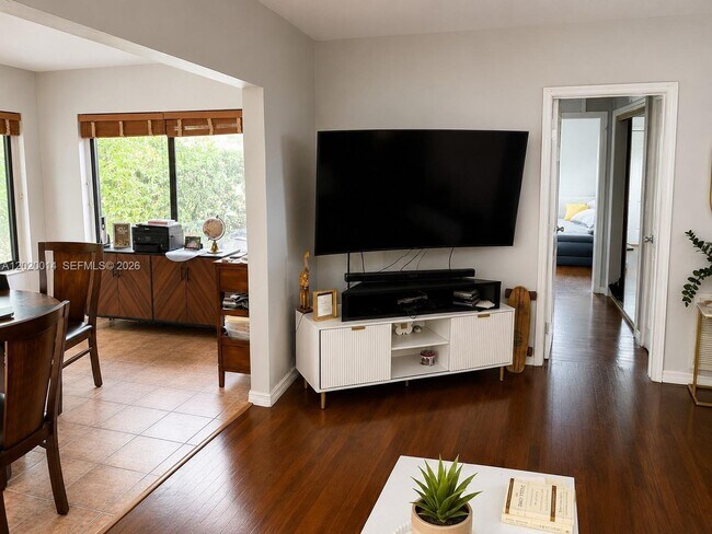 Foto del edificio - 535 NW 129th St