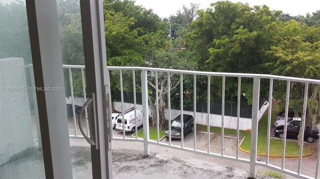 Building Photo - 492 NW 165th St