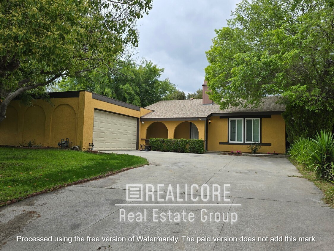 Foto principal - 584 N Chestnut Ave