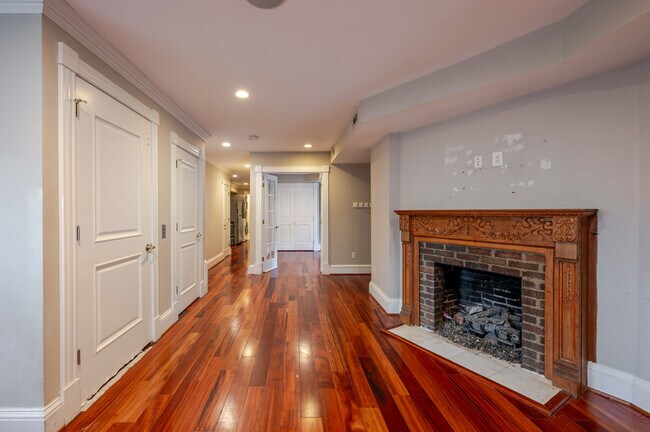 Foto del edificio - 2126 R St NW