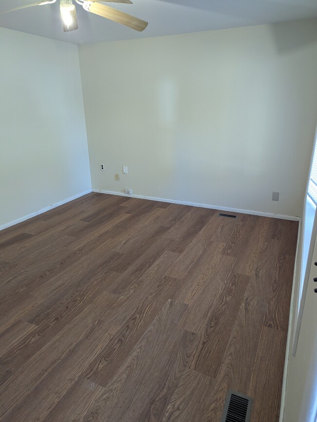 Foto del edificio - 910 S Duncan Rd