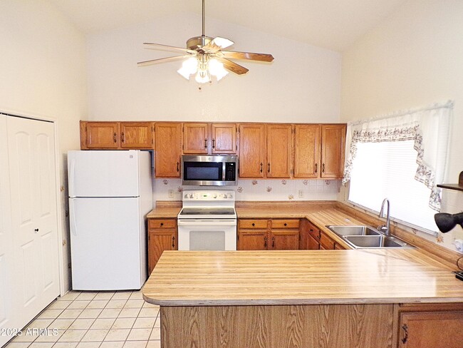 Building Photo - 3448 E Bluebird Dr