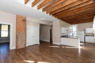 Building Photo - 2900 Henshaw Ave