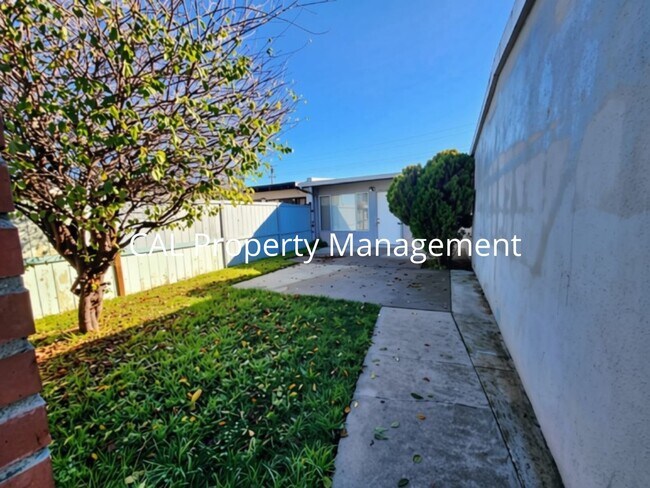 Foto del edificio - 1426 Amador Cir