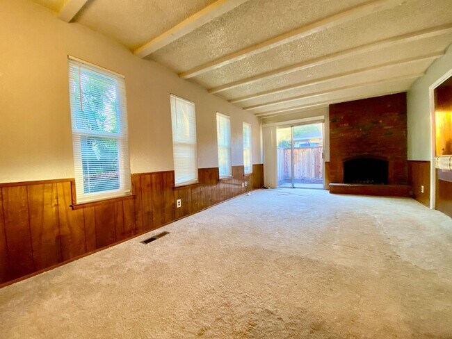 Building Photo - 1267 W McKinley Ave