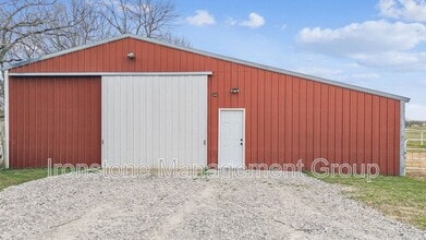 Building Photo - 10235 NW 84th Ave