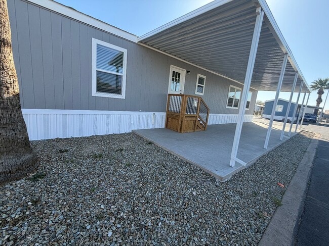 Building Photo - 501 E Ray Rd