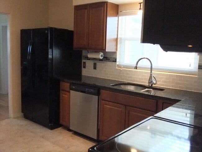 Building Photo - 257 Boylston Ave