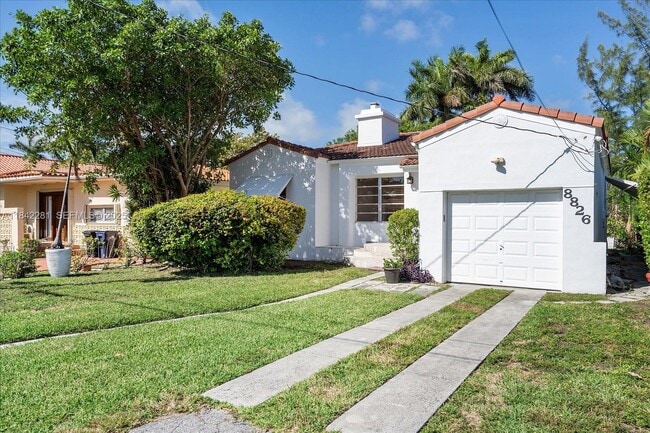 Foto del edificio - 8826 Emerson Ave