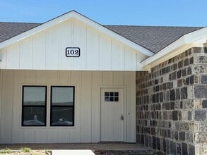 Building Photo - 133 Winners Cir