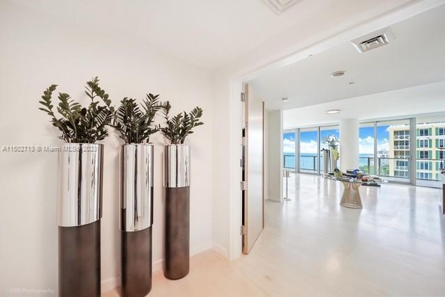 Building Photo - 360 Ocean Dr