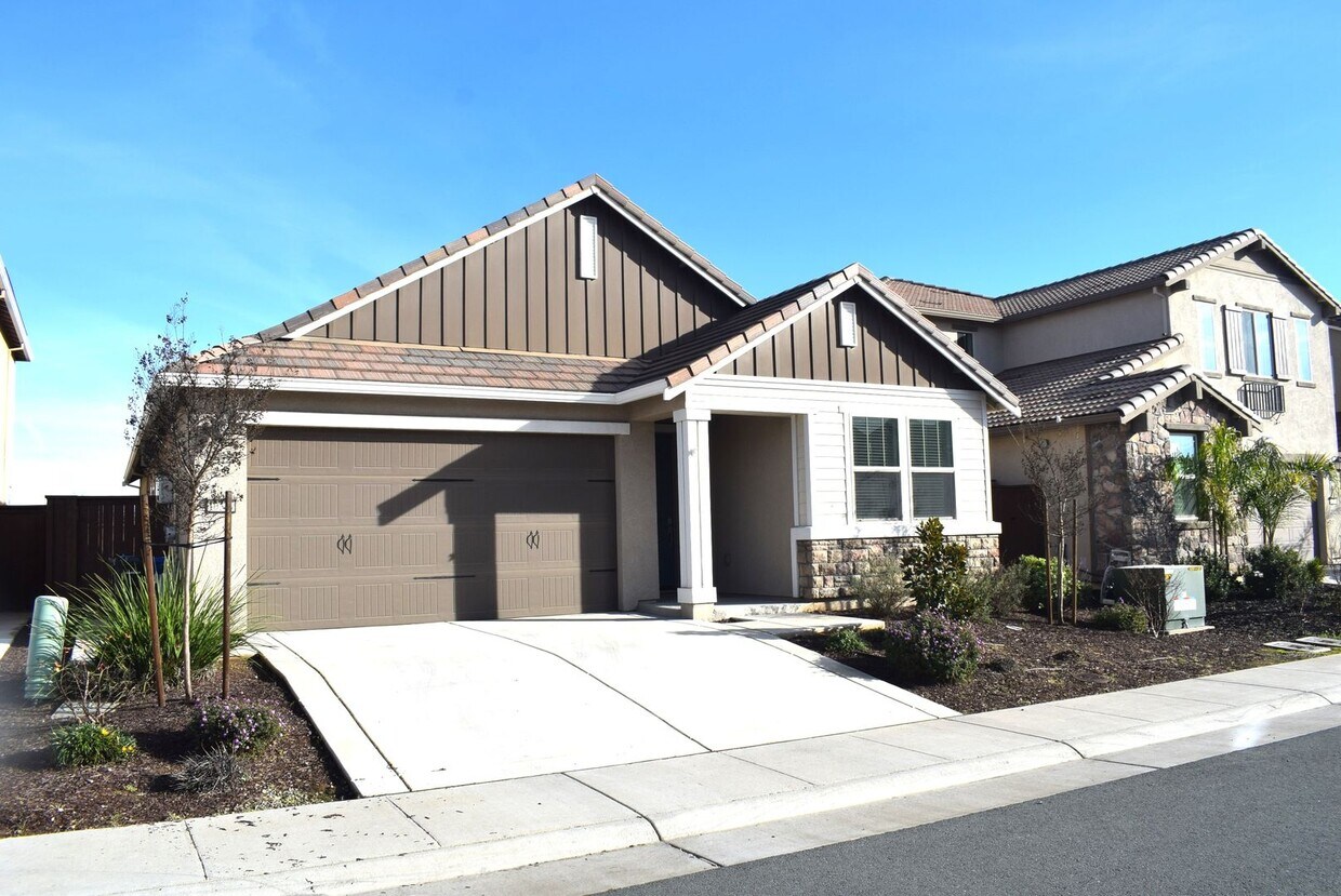 Primary Photo - 10337 Charles Morris Wy