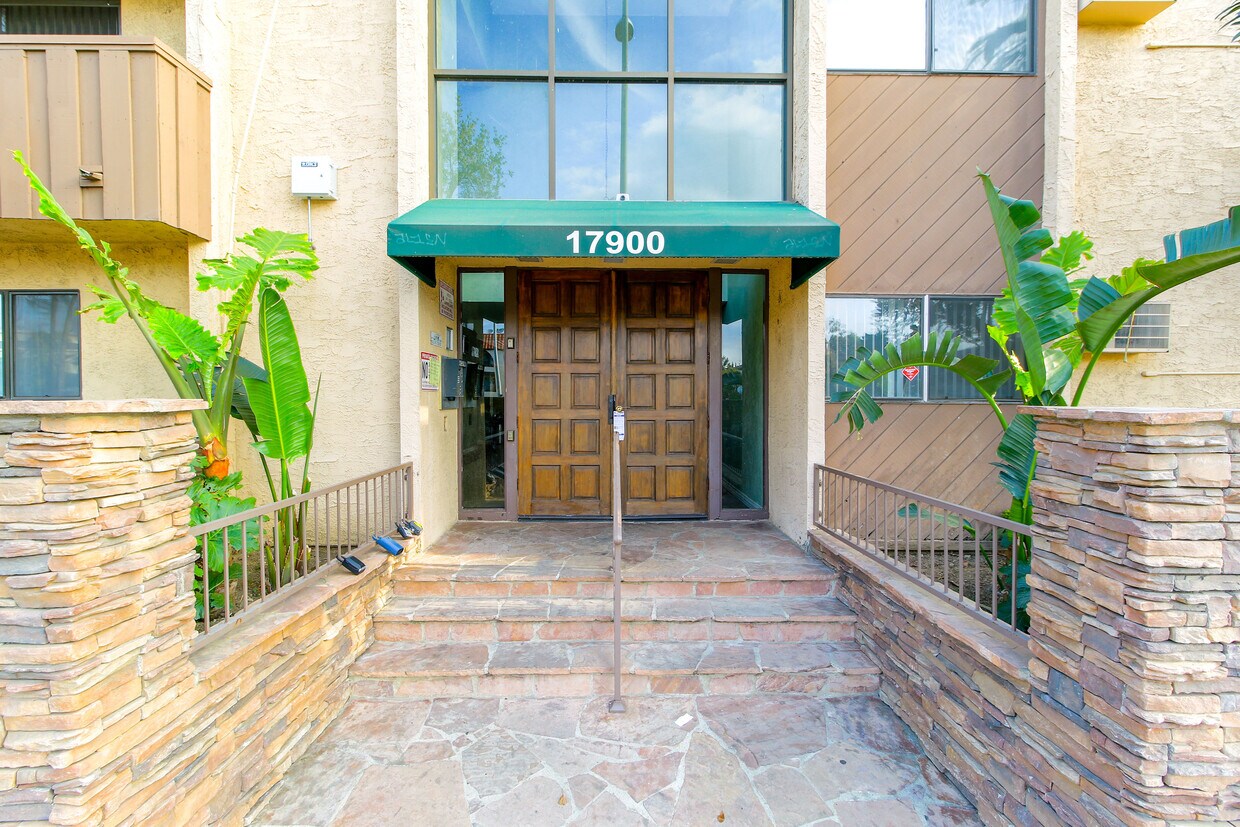 Primary Photo - 17900 W Sherman Way