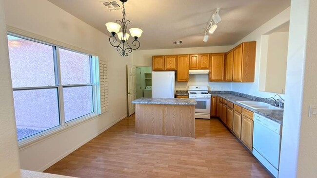 Building Photo - 10252 E Wasp Spring Dr