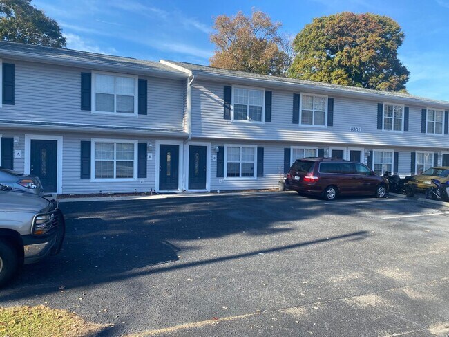 Building Photo - 6301 Timberline St