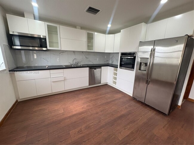 Foto del edificio - 3289 SW 25th St