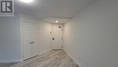 Building Photo - 25 Maitland St