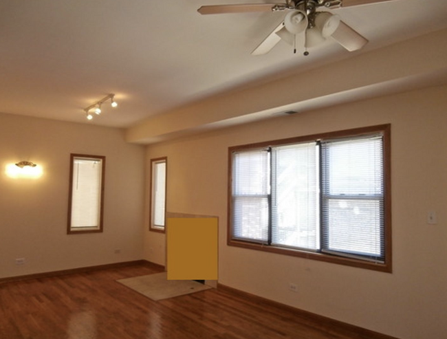 Living Room Space - 4955 N Damen Ave