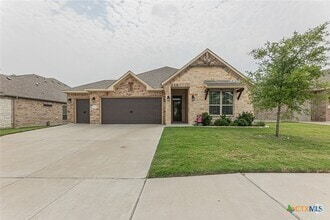 Building Photo - 3212 Trinity Dr