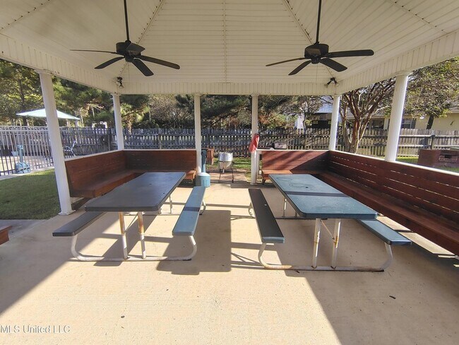 Foto del edificio - 5080 Gautier Vancleave Rd