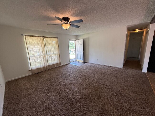 Foto del edificio - 5360 Glencullen Way