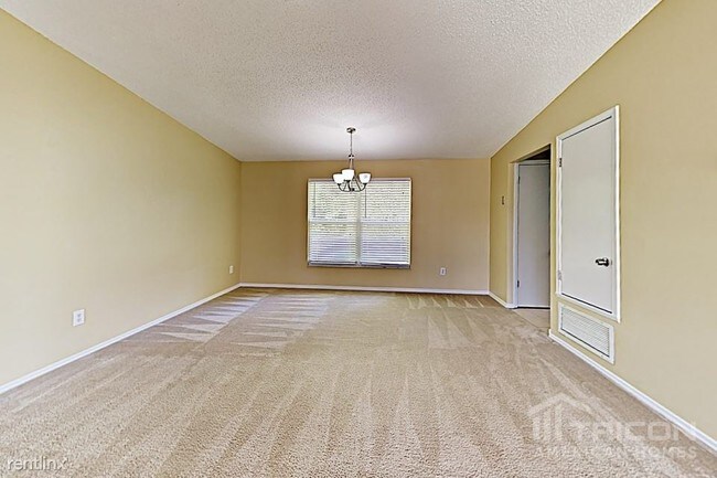 Building Photo - 1641 Rhonda Dr