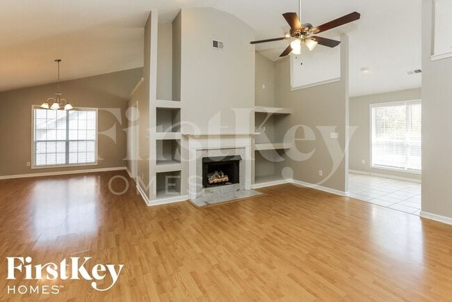 Foto del edificio - 200 Summer Hill Dr