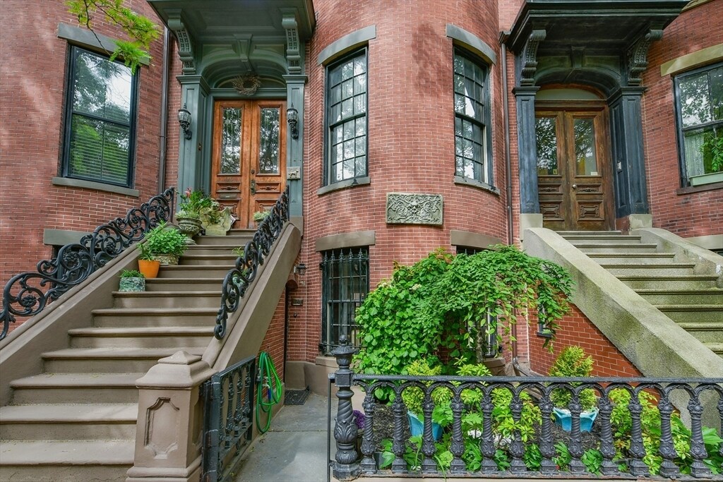 Primary Photo - 125 Pembroke St